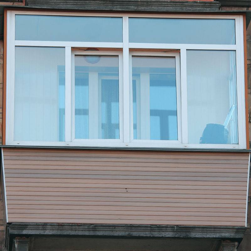 Отделка балкона сайдингом. как обшить балкон сайдингом своими руками: руководство начинающего строителя