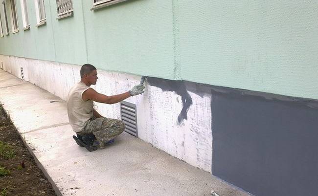 Покраска цоколя фундамента из бетона и цемента на улице: какая краска лучше