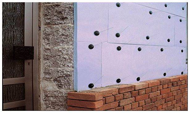 Крепление пенопласта к стене и потолку: способы монтажа