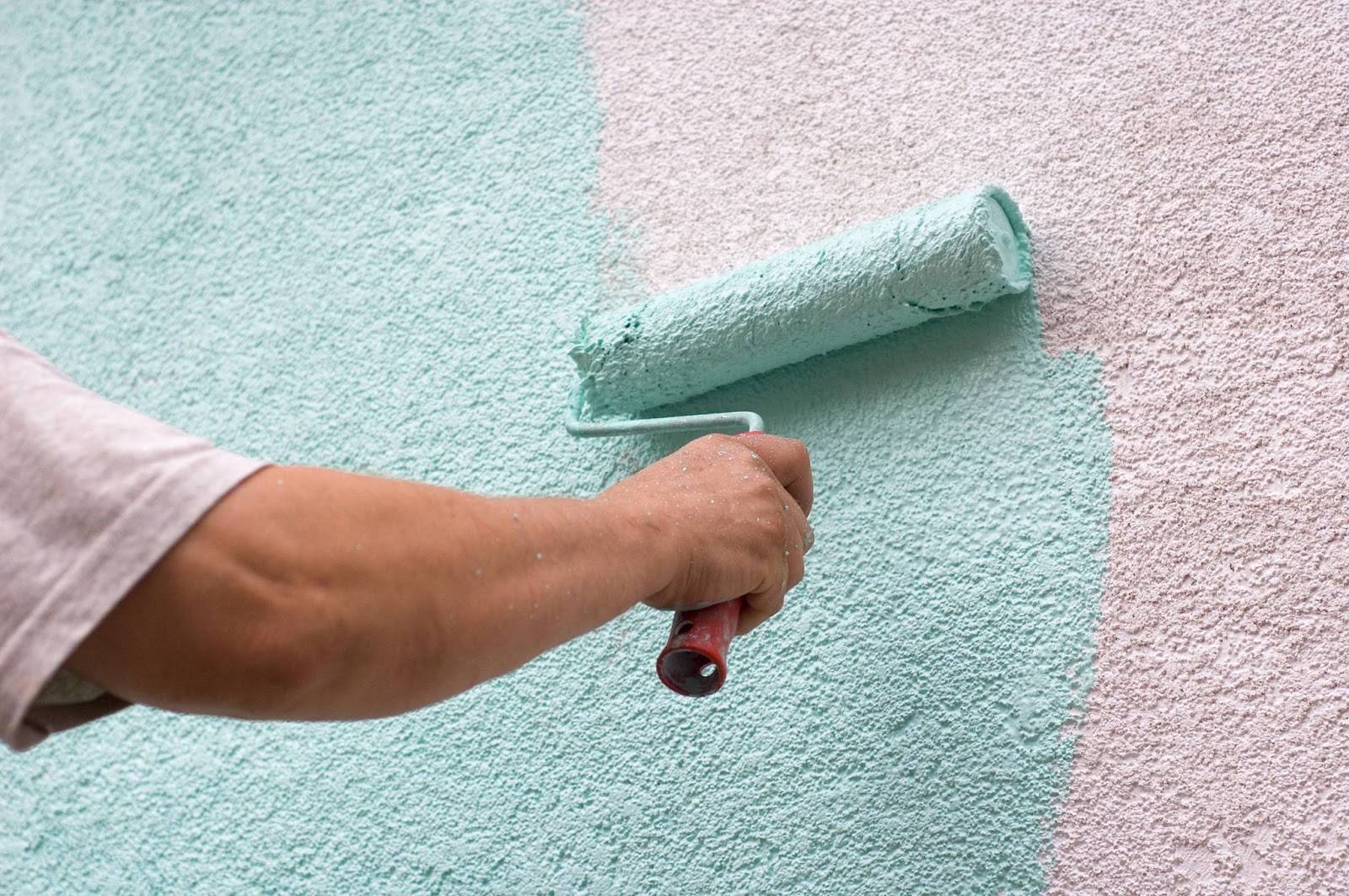 Фасадная краска по штукатурке для наружных работ - какая лучше: акриловая для стен или силиконовая, атмосферостойкая