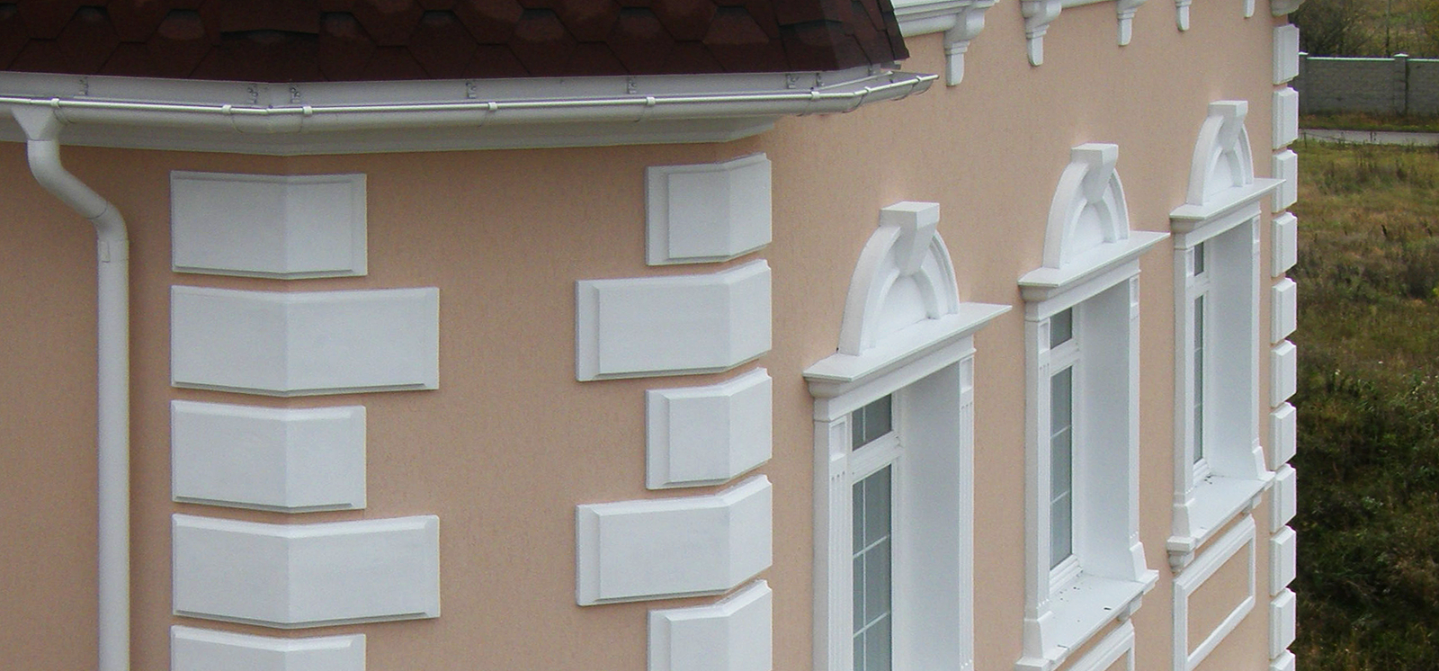 Фасадный декор из пенопласта — достойная альтернатива гипсу