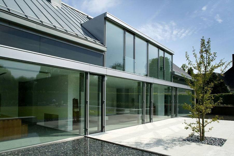 Стеклянный дом (фото): преимущества и недостатки домов со стеклянными фасадами