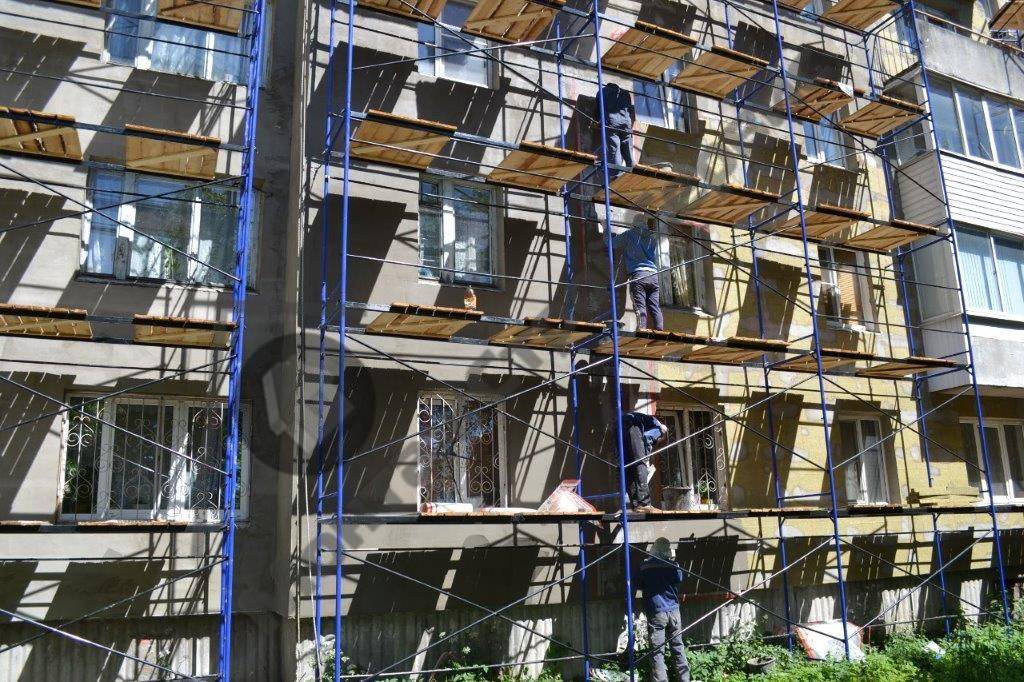 Ремонт фасада кирпичного многоквартирного дома – советы эксперта