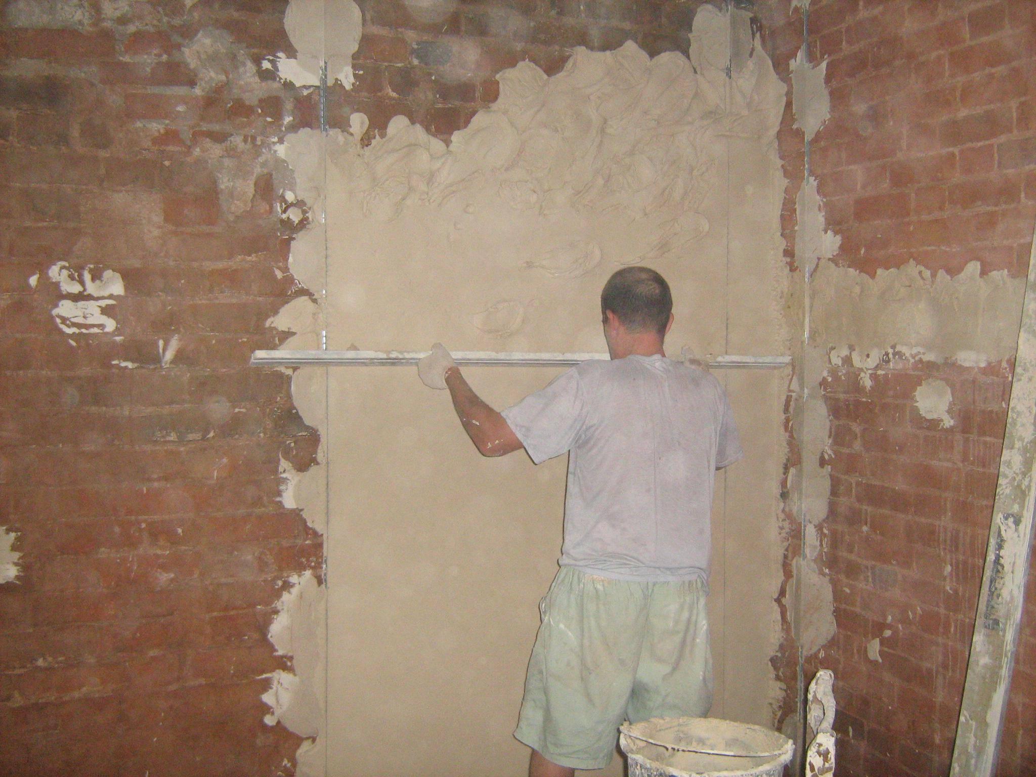 Как новичку штукатурить стены своими руками: видео и рекомендации к работе – советы по ремонту
