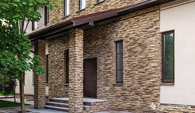 Штукатурка или камень: преимущества и недостатки фасадных материалов