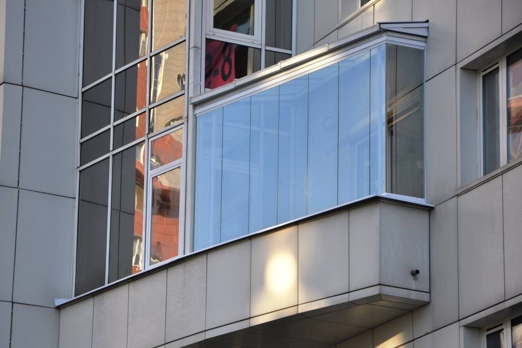 Безрамное остекление балконов и лоджий: фото, отзывы покупателей