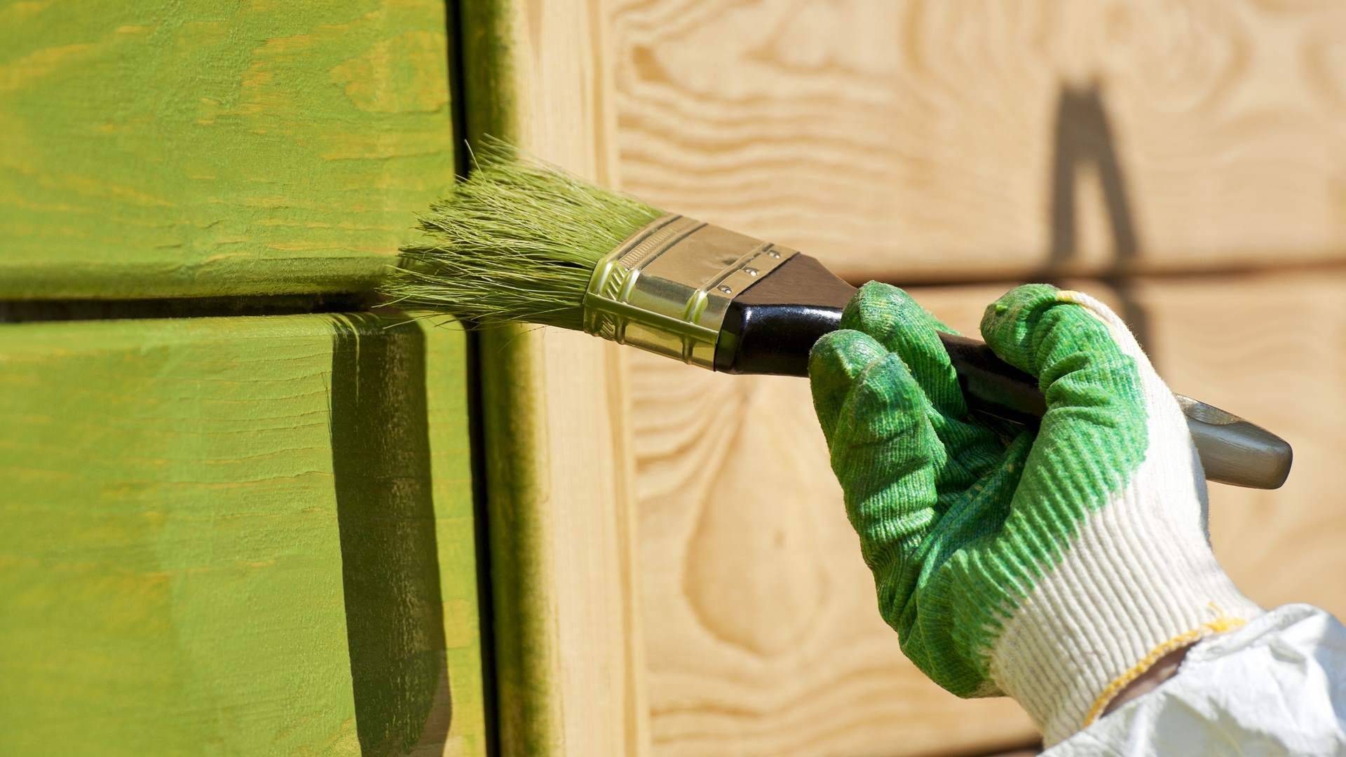 Чем покрыть вагонку внутри дома или на даче: антисептики, морилки, лаки и другие вещества с защитными свойствами