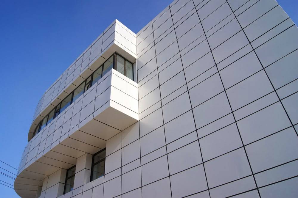 Особенности алюминиевых фасадных конструкций: типы систем и монтажные работы