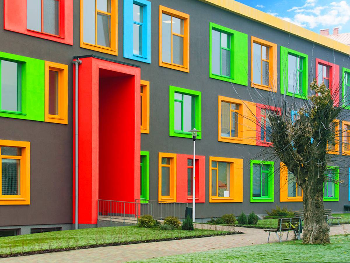 Цвета фасадов домов: подбор и сочетание цветовой гаммы, красный, зеленый, коричневый
