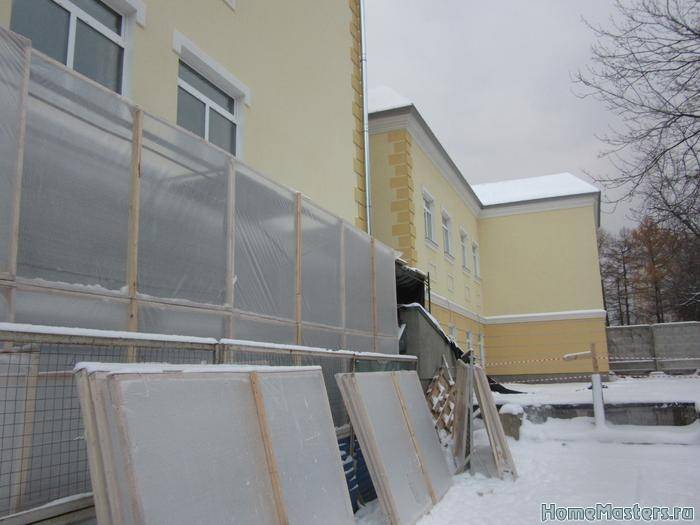 Особенности отделки фасада в зимний период