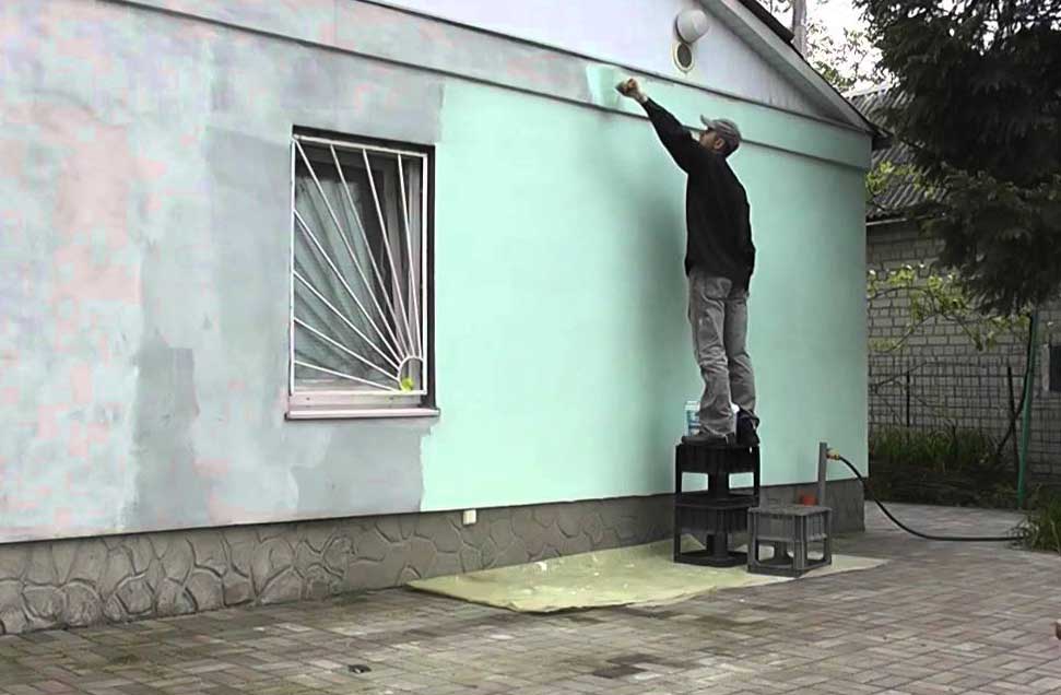 Как покрасить фасад дома своими руками