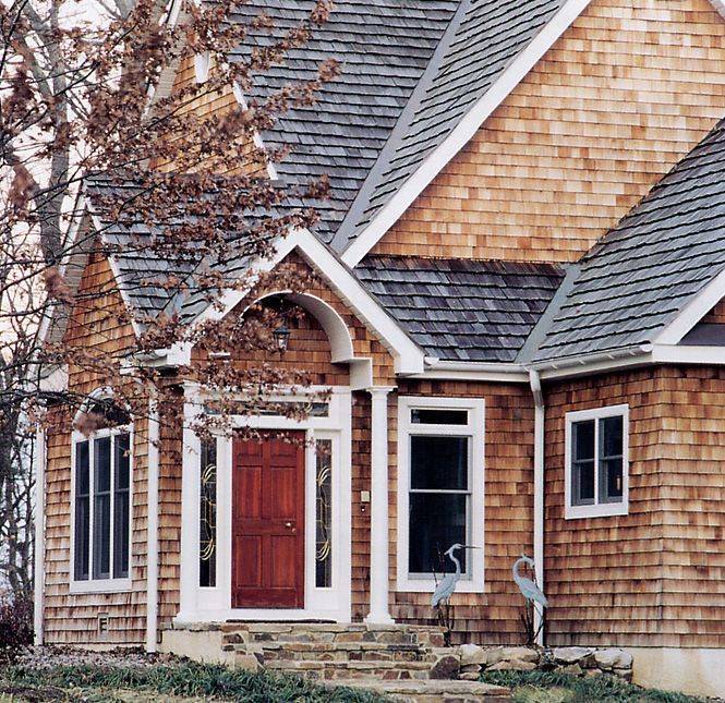 Мягкий фасад: отделка дома гибкой черепицей, достоинства и недостатки