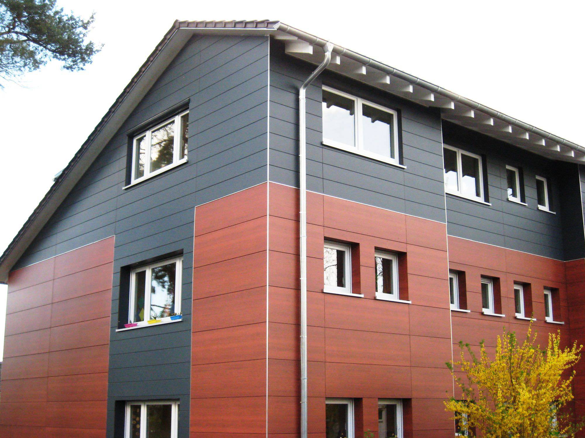 Отделка фасада металлическим сайдингом: фото экстерьеров частных домов