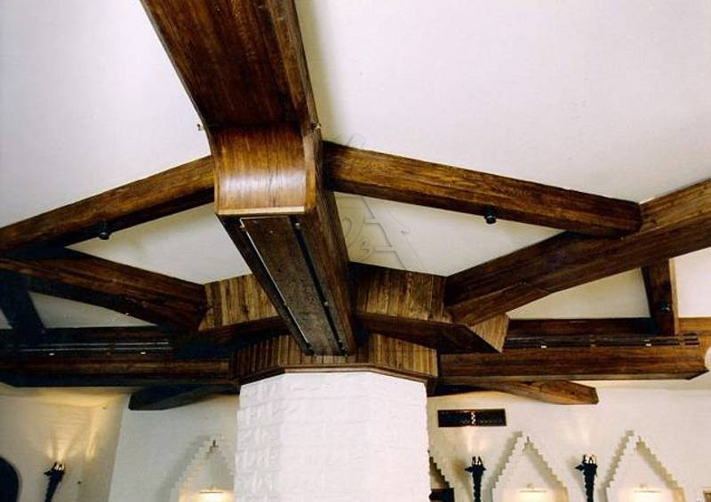 Деревянные декоративные балки на потолок: материалы, монтаж
