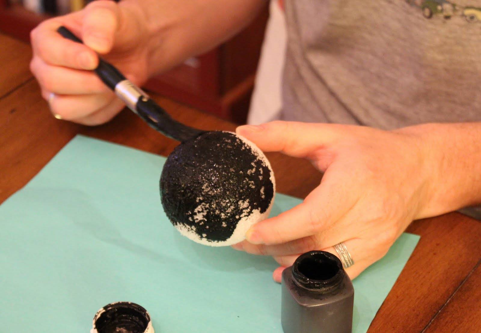 Чем покрасить пенопласт и потолочную плитку - как покрасить правильно