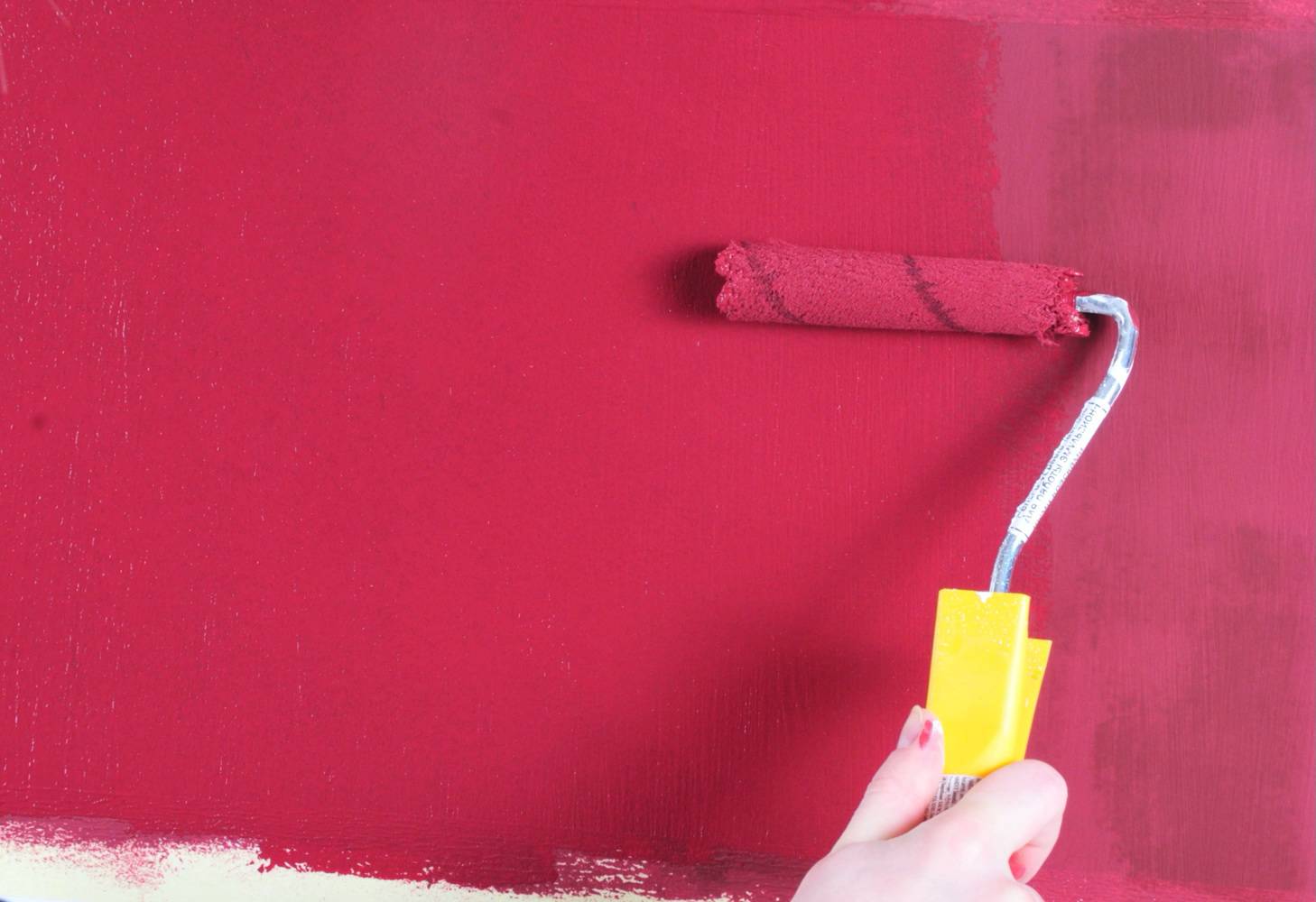 Латексная краска для потолка: преимущества