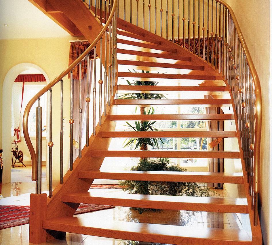 Деревянные лестницы — самый распространённый вариант