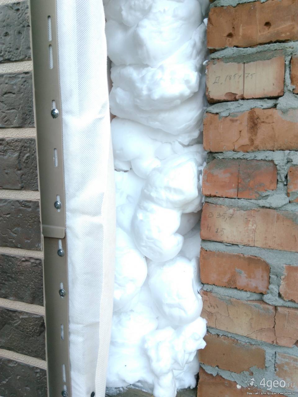 Утепление стен пеноизолом своими руками: подробная инструкция по монтажу теплоизоляции