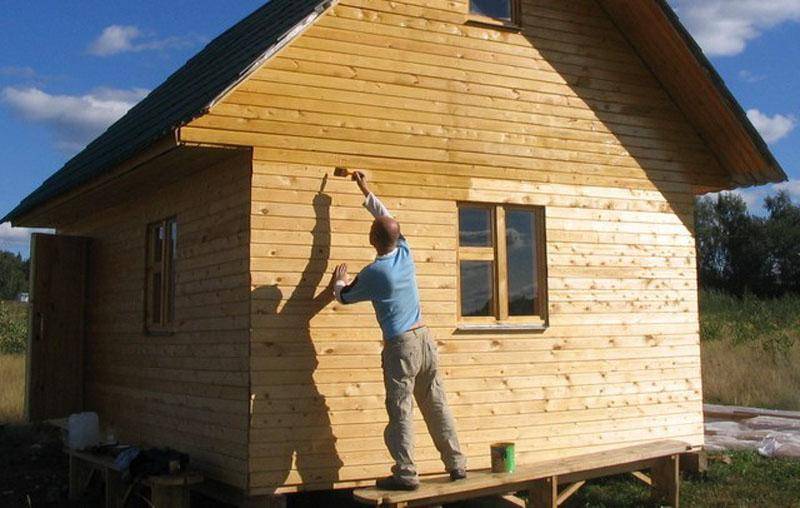 Как и чем покрасить старый деревянный дом снаружи