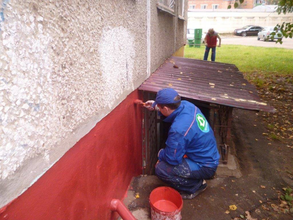 Чем покрасить фундамент дома снаружи: выбор краски и процесс покраски