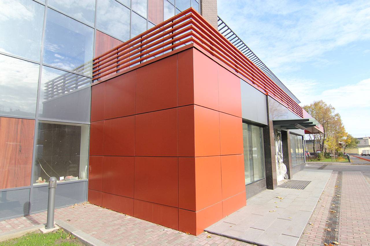 Вентилируемый фасад из алюминиевых панелей
