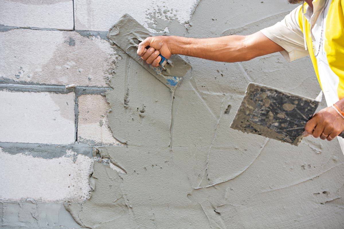 Как штукатурить гипсовой штукатуркой стены — делаем правильно ремонт
