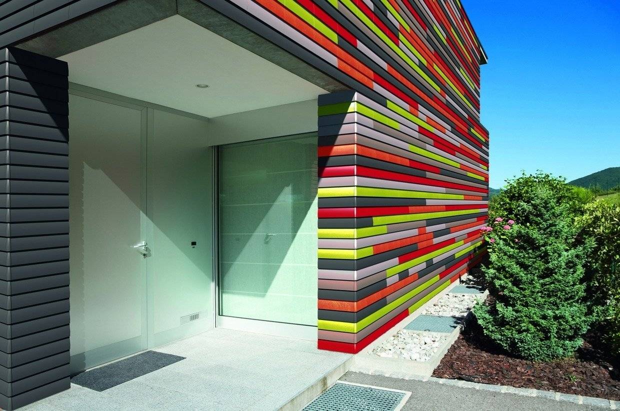 Декоративный фасад – популярные материалы, варианты отделки и технология выполнения работ