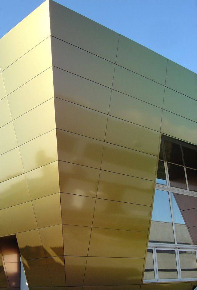 Фасады из алюкобонда: характеристика материала и инструкция по монтажу