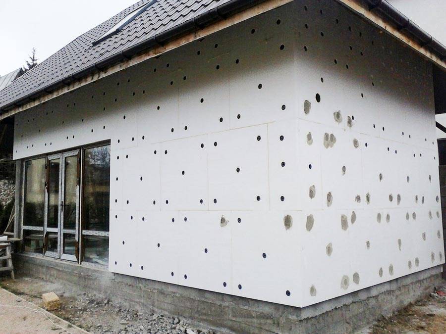 Утепление фасада пенопластом: как правильно утеплить фасад дома своими руками