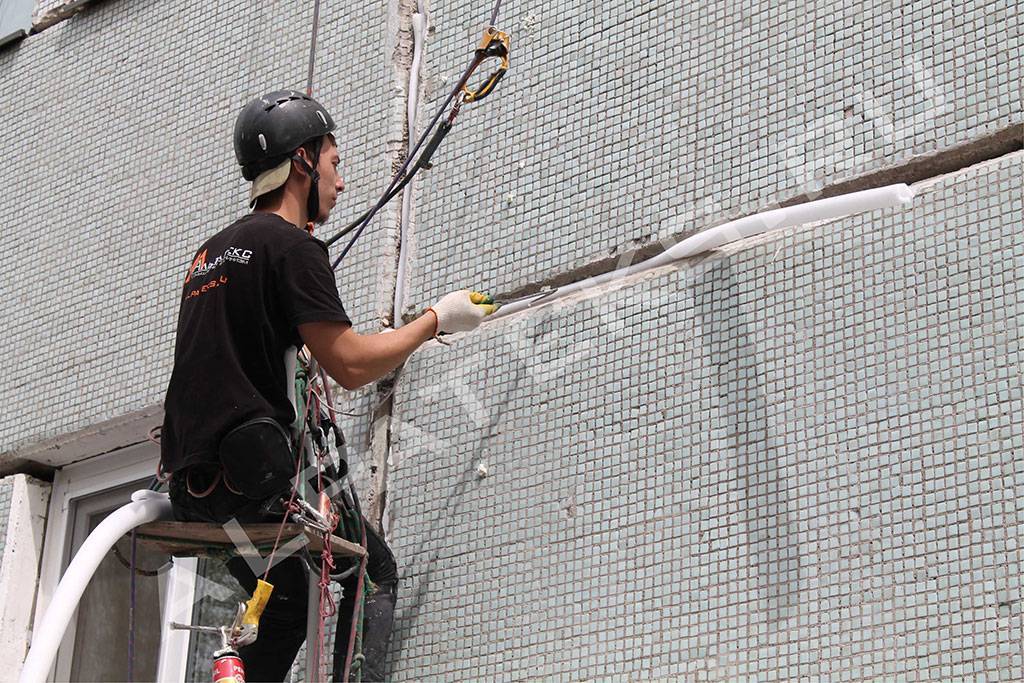 Как сделать гидроизоляцию стен снаружи здания?